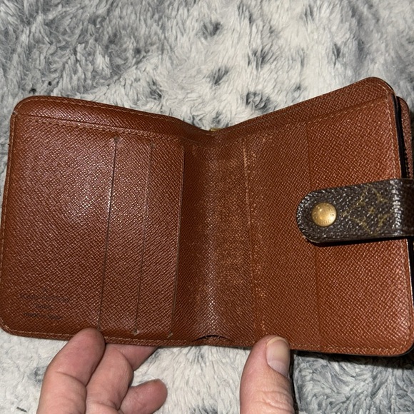 Men’s or Women’s Louis Vuitton Compact Zippe Wallet Monogram Canvas! Preloved - Picture 4 of 13
